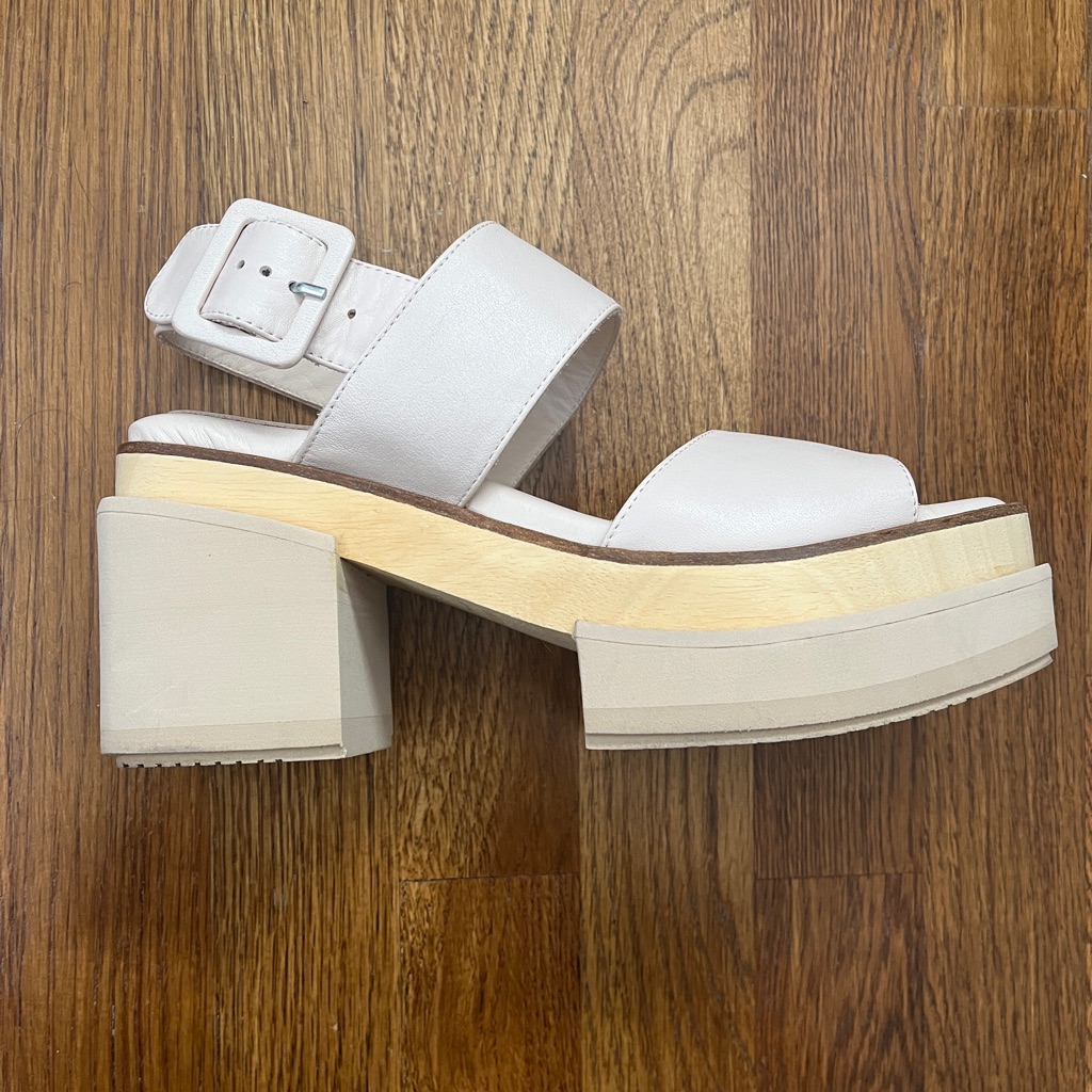 Paloma Barcelo Platforms